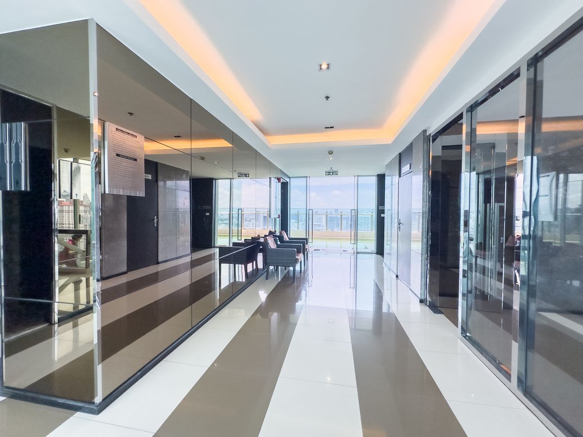 For SaleCondoRatchathewi,Phayathai : The Address Phaya Thai: 102 .46 sq. Middes, Phayathai, 22, 2 bedrooms, 2 bathrooms, 2 parking spaces in the project!