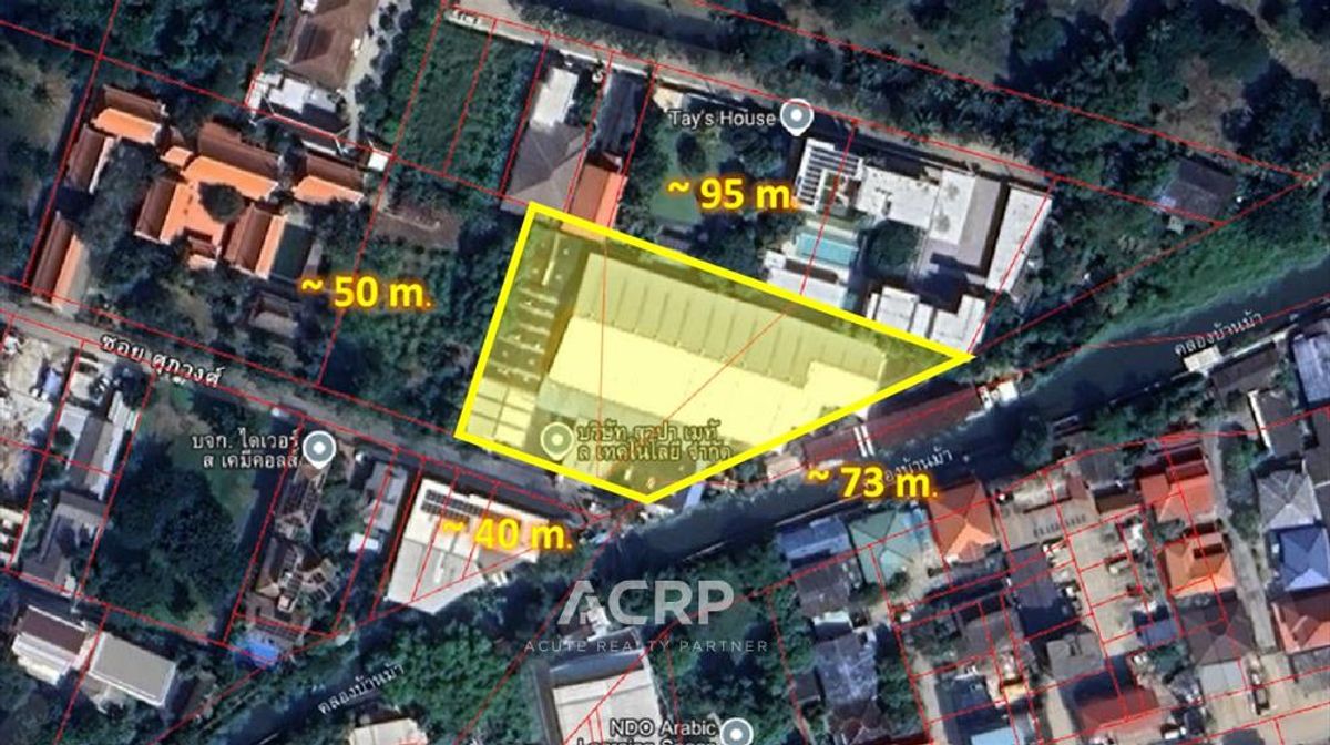 For SaleFactoryPattanakan, Srinakarin : Land for sale with warehouses and factory in Krungthep Kreetha Can be smashed, creating a condo or townhouse