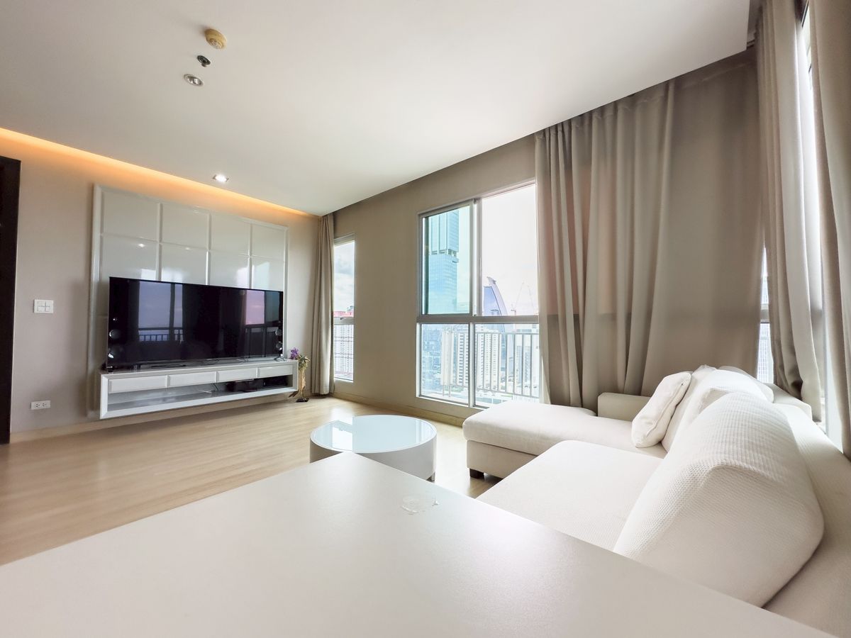 For SaleCondoRatchathewi,Phayathai : The Address Phaya Thai: 102 .46 sq. Middes, Phayathai, 22, 2 bedrooms, 2 bathrooms, 2 parking spaces in the project!