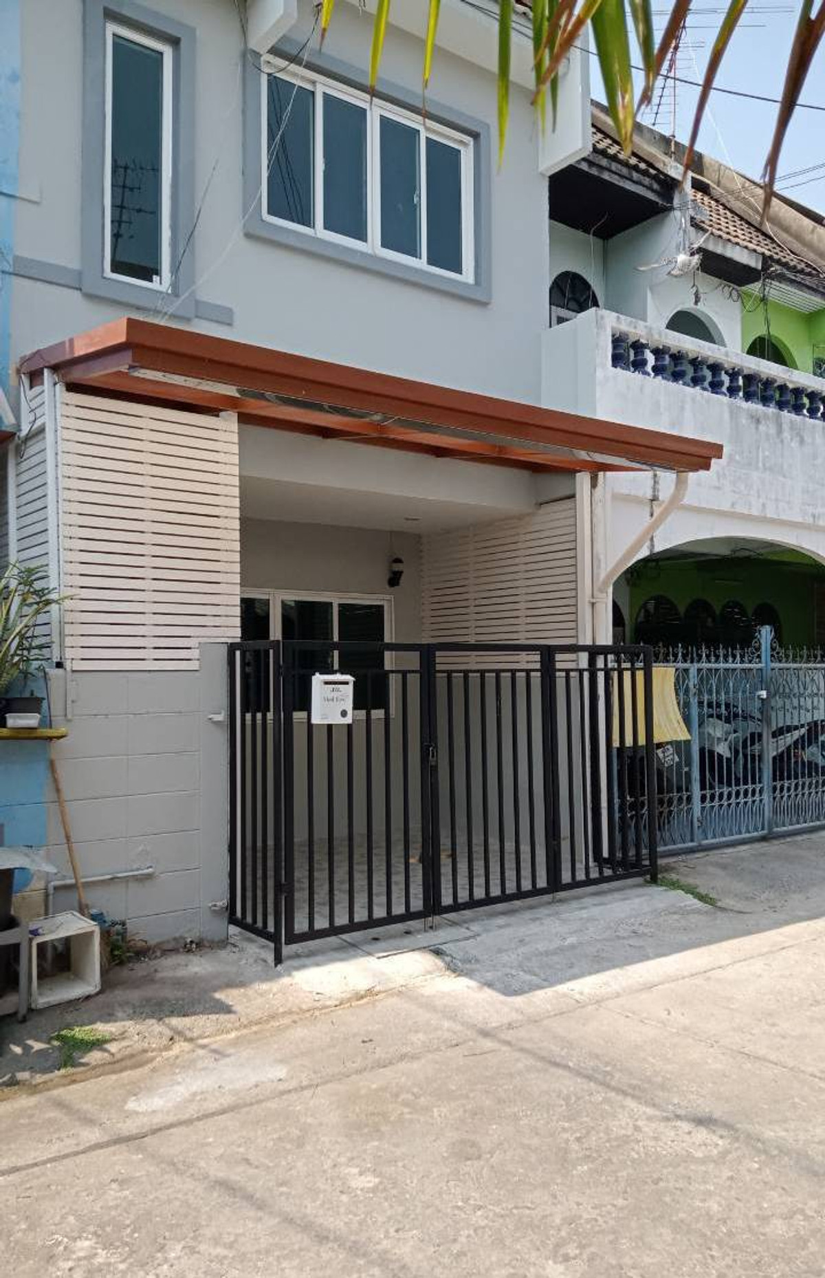 ขายทาวน์โฮมมีนบุรี-ร่มเกล้า : บ้านทาวน์เฮ้าส์ 2 ชั้น รีโนเวทใหม่สไตล์มินิมอล ทำเลรามคำแหง 106 ใกล้ MRTสัมมากร