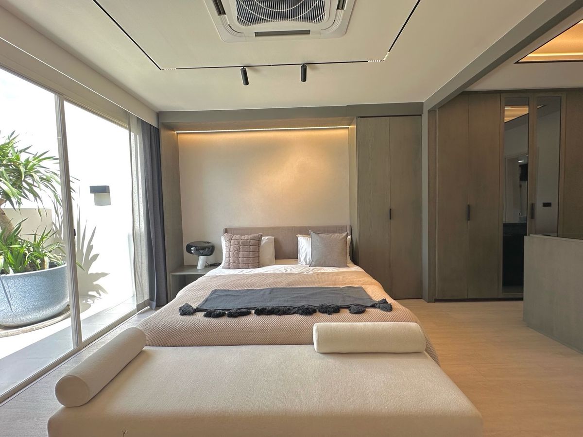 For SaleTownhomePattanakan, Srinakarin : Special plots are ready to be the owner.