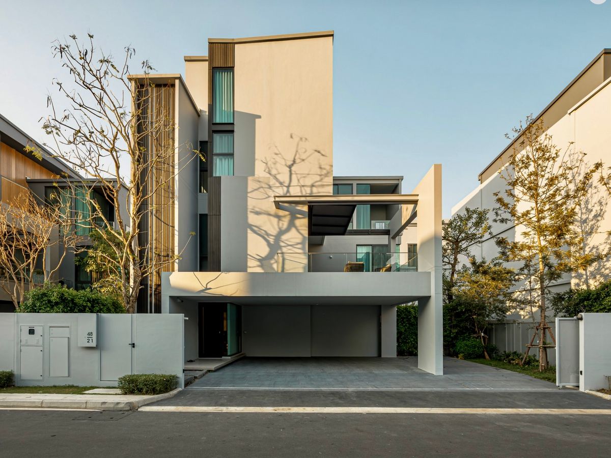 HouseLadkrabang, Suwannaphum Airport : Luxury 3-Storey Detached Home with Private Elevator at VIVE New Krungthep Kreetha (Vive2) Next to Wellington College International School | Premium Location | Fully Furnished | Ready to Move In