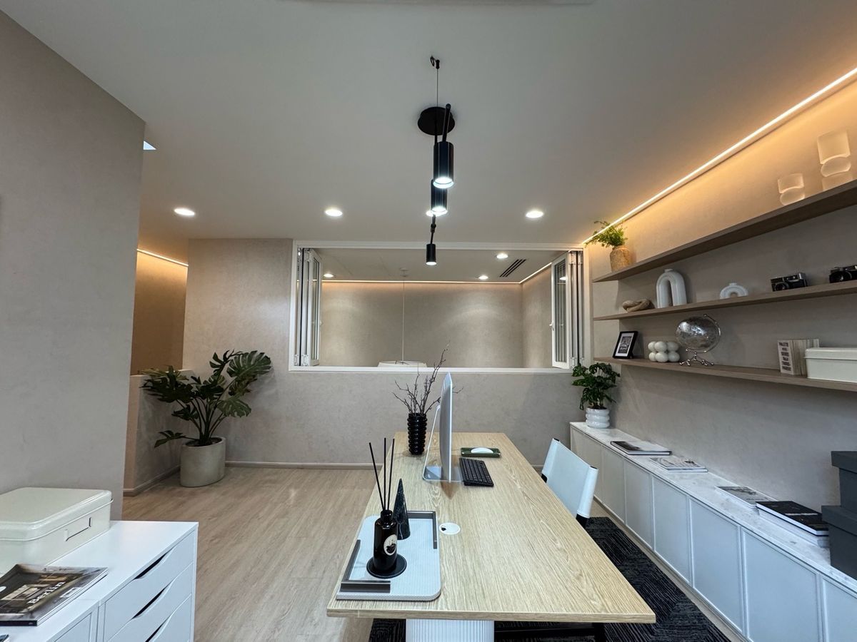 For SaleTownhomePattanakan, Srinakarin : ✨ Nue Verse Krungthep Kreetha — Luxury homes in a prime location in the new CBD, Rama 9, near the motorway and the Beverly Hills of Thailand.