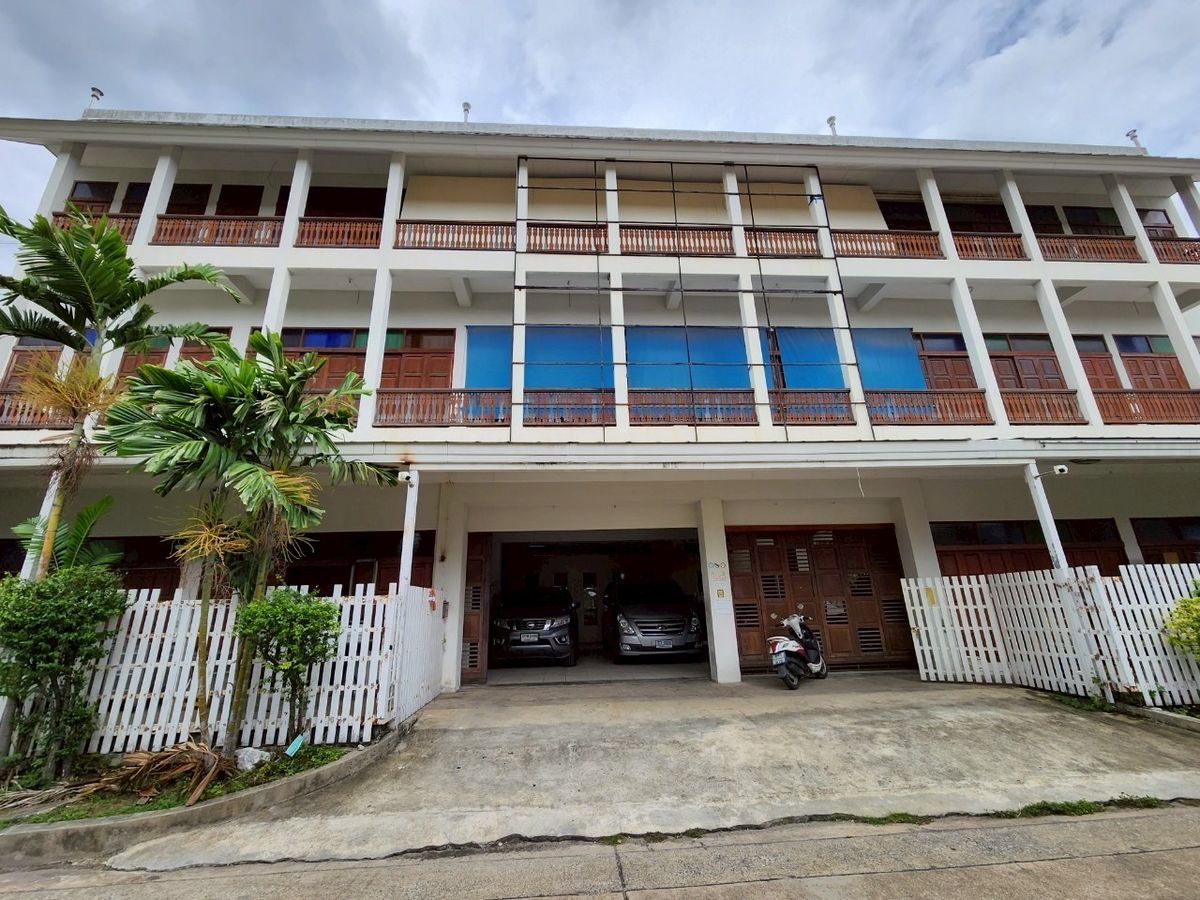 For SaleHome OfficeChaengwatana, Muangthong : Urgent Sale: Home Office / Studio Chaengwattana 14, Soi Kaset 7 Usable area over 1,500 sq.m. on 200 sq.wah of land 💰 Selling Price: 27 Million THB