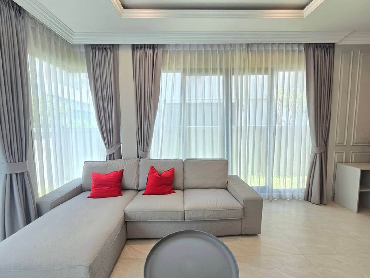 For RentPattanakan, Srinakarin : RH091125 Luxury Duplex Home for Rent, 3-Story, 4 Bedrooms, THE SONNE Srinakarin-Bangna