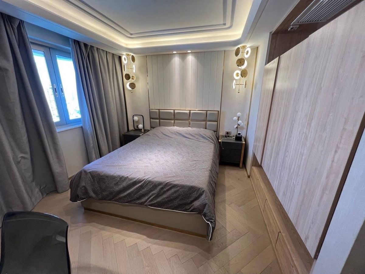 For SaleCondoSukhumvit, Asoke, Thonglor : Urgent sale 📌 Le raffine Sukhumvit 24, big room in the heart of Sukhumvit Duplex 371 SQ.M 3 Bed 5 Bath, with only 50 MB. Contact 086-795-9997.