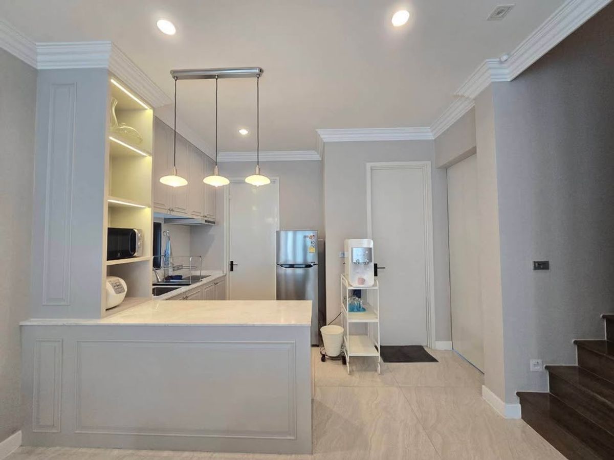 For RentPattanakan, Srinakarin : RH091125 Luxury Duplex Home for Rent, 3-Story, 4 Bedrooms, THE SONNE Srinakarin-Bangna