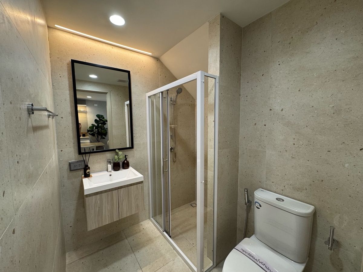 For SaleTownhomePattanakan, Srinakarin : ✨ Nue Verse Krungthep Kreetha — Luxury homes in a prime location in the new CBD, Rama 9, near the motorway and the Beverly Hills of Thailand.