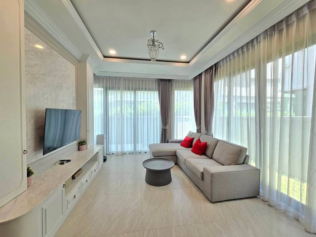 For RentPattanakan, Srinakarin : RH091125 Luxury Duplex Home for Rent, 3-Story, 4 Bedrooms, THE SONNE Srinakarin-Bangna