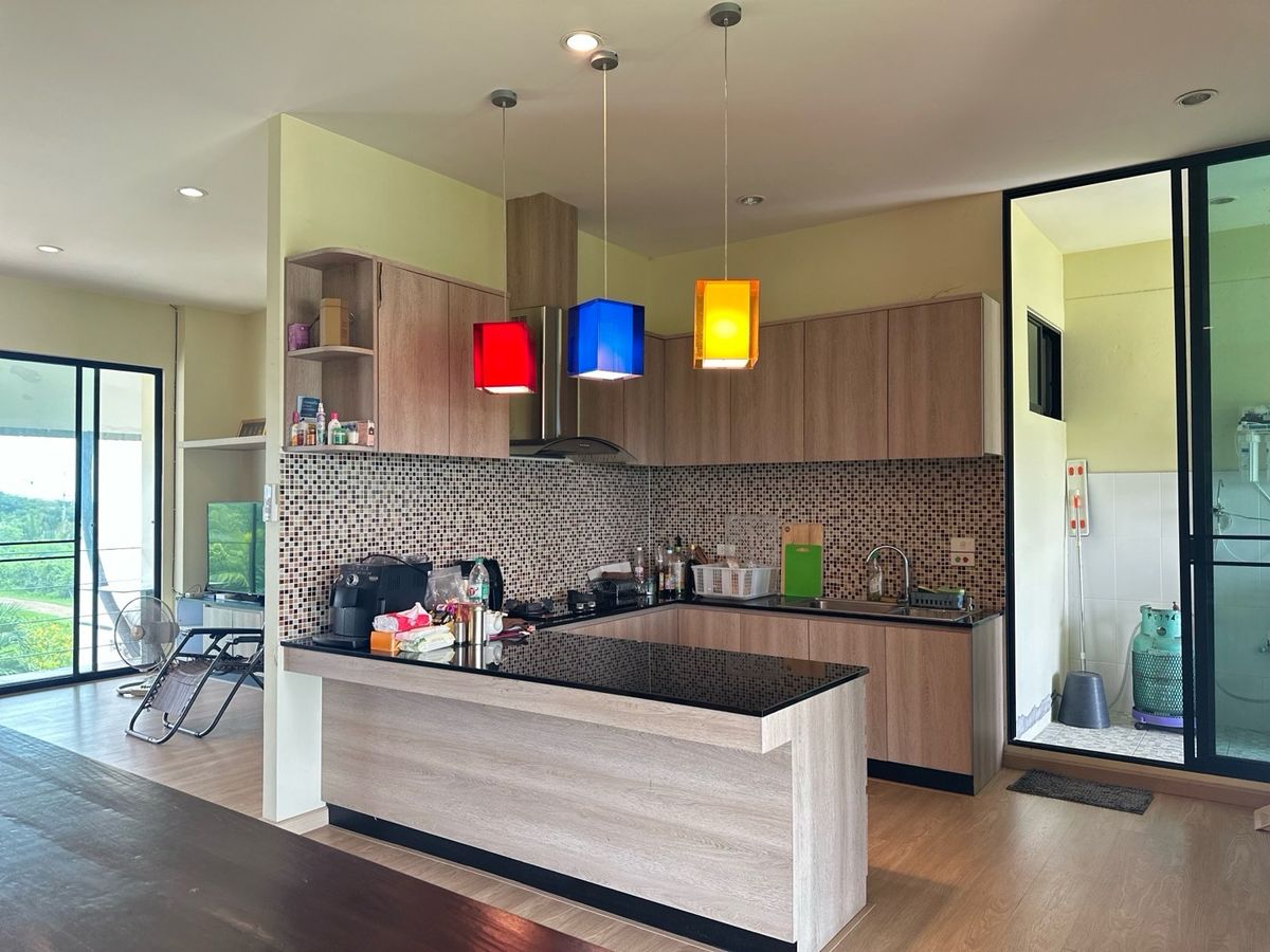 For SaleFactoryCha-am Phetchaburi : Ban Nok Nang Bank Business Ban Bang Tabun Bird Farming Center, Phetchaburi Province  Ready to keep the produce fully The purchase price is very good. Or transform by yourself  Answer the long -term investor. 🕊️