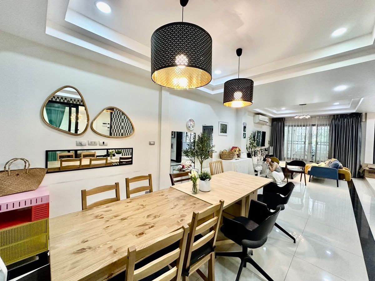 For RentTownhomeVipawadee, Don Mueang, Lak Si : Rent a townhome/office Fon Thong Niwet Village, next to BTS Phahonyothin Station 59 Near Don Mueang Airport