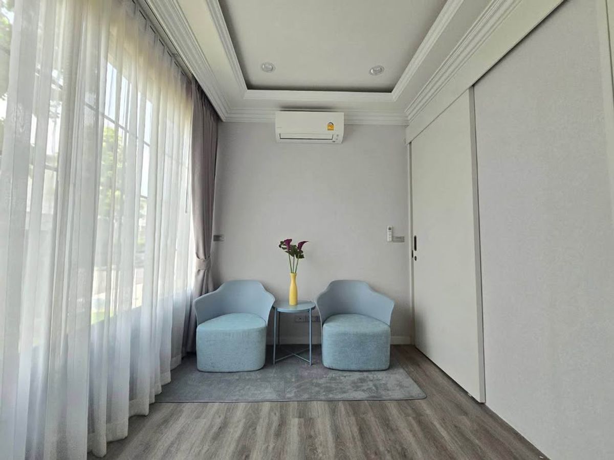 For RentPattanakan, Srinakarin : RH091125 Luxury Duplex Home for Rent, 3-Story, 4 Bedrooms, THE SONNE Srinakarin-Bangna