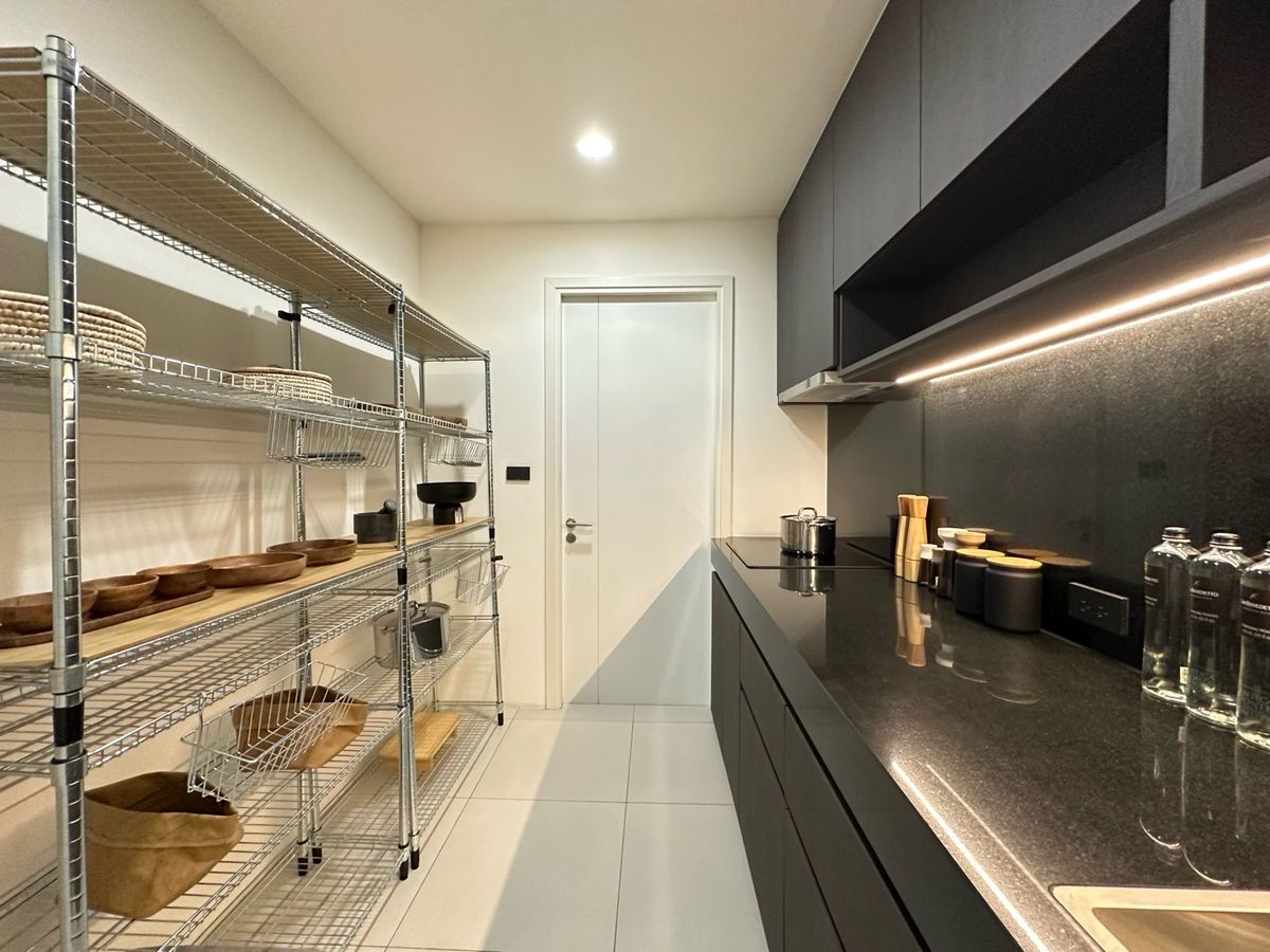 For SaleTownhomePattanakan, Srinakarin : Special plots are ready to be the owner.