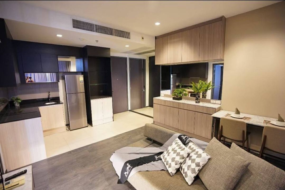 For RentCondoSukhumvit, Asoke, Thonglor : Edge Sukhumvit 23 Convenient transportation. Convenient transportation. Near the BTS Skytrain has a beautiful room shuttle, complete furniture ready !!