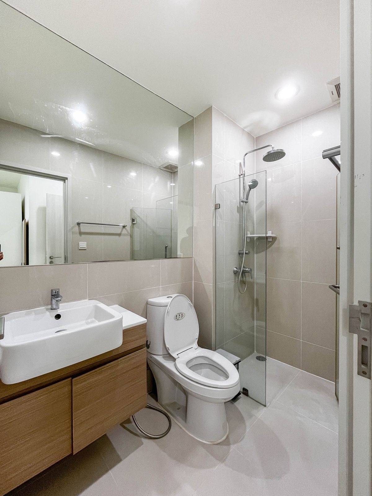 ขายคอนโดรัชดา ห้วยขวาง : 🔥 ขายด่วน! Noble Revolve Ratchada 2 2 ห้องนอน 2 ห้องน้ำ ราคาดีที่สุดในตลาด🔥[KOs250902]