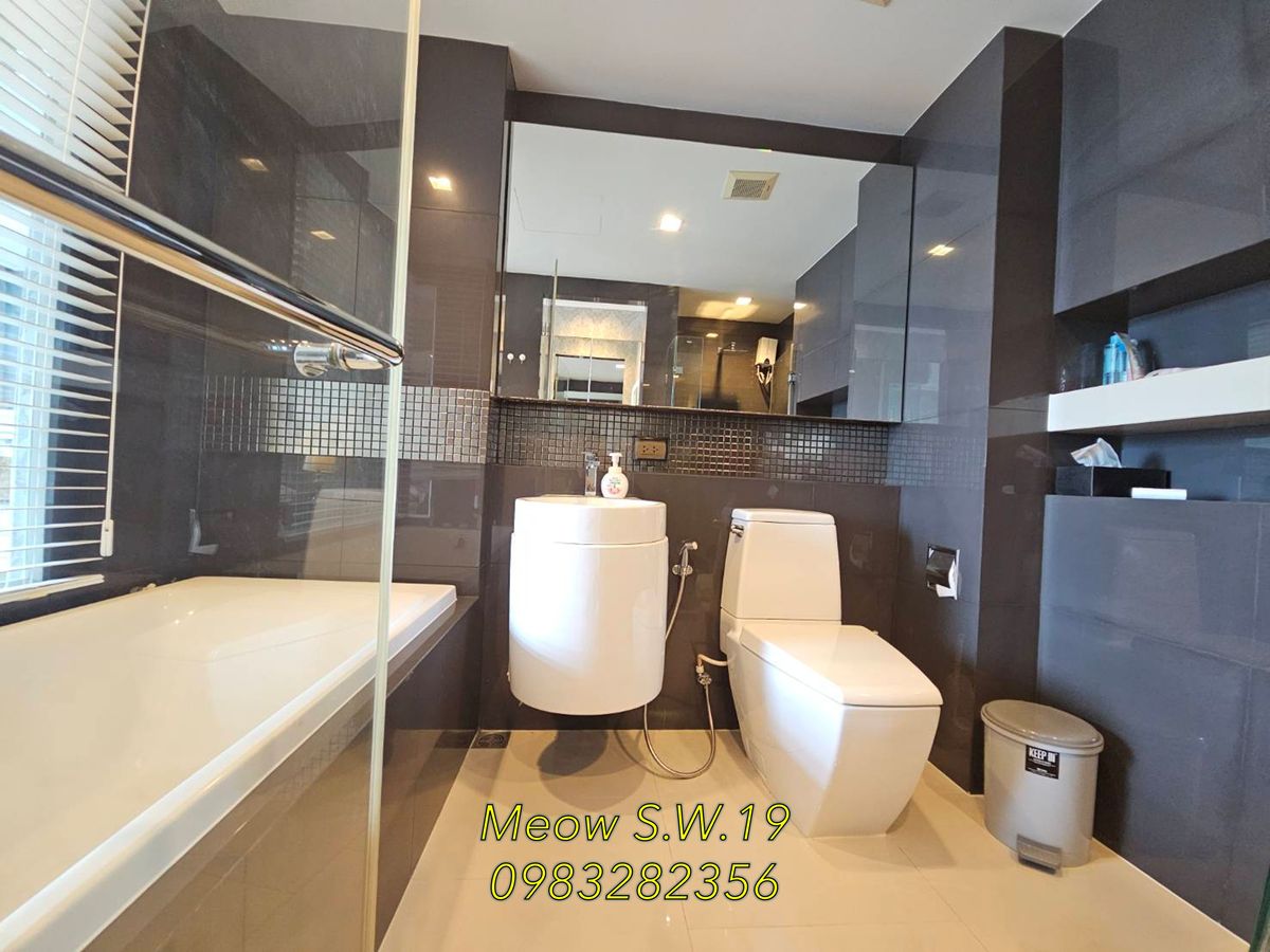 ขายคอนโดสาทร นราธิวาส : Experience Luxury Living a premium living space in the heart of Sathorn. Fully Furnished and Ready to rent our or Move in :::  โอกาสทองเป็นเจ้าของคอนโดหรู 2 ห้องนอน ใจกลางสาทร ที่ Rhythm Sathorn