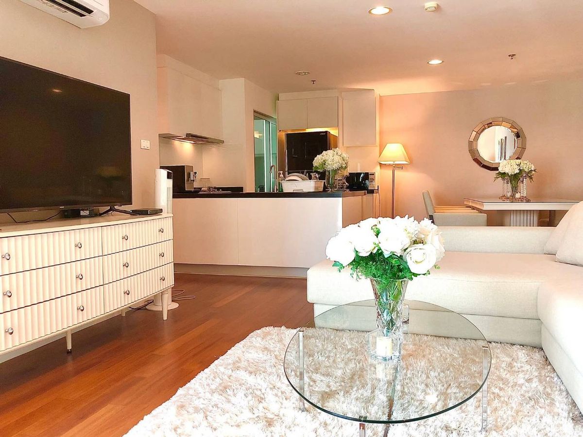 For RentCondoRama9, Petchburi, RCA : Belle Grand Rama 9 Condo for Rent 2 bedrooms. Building C. Room is ready to be near MRT Rama 9.