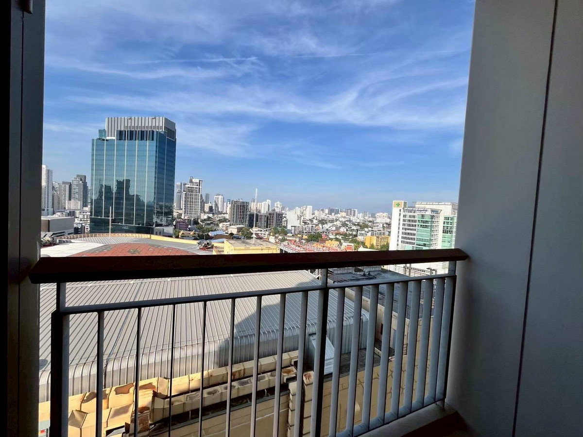 For RentCondoSukhumvit, Asoke, Thonglor : ✨ GT15827 | Condo Rhythm Sukhumvit 42, convenient travel, near BTS, there is a shuttle, beautiful room, fully furnished, ready to move in!!