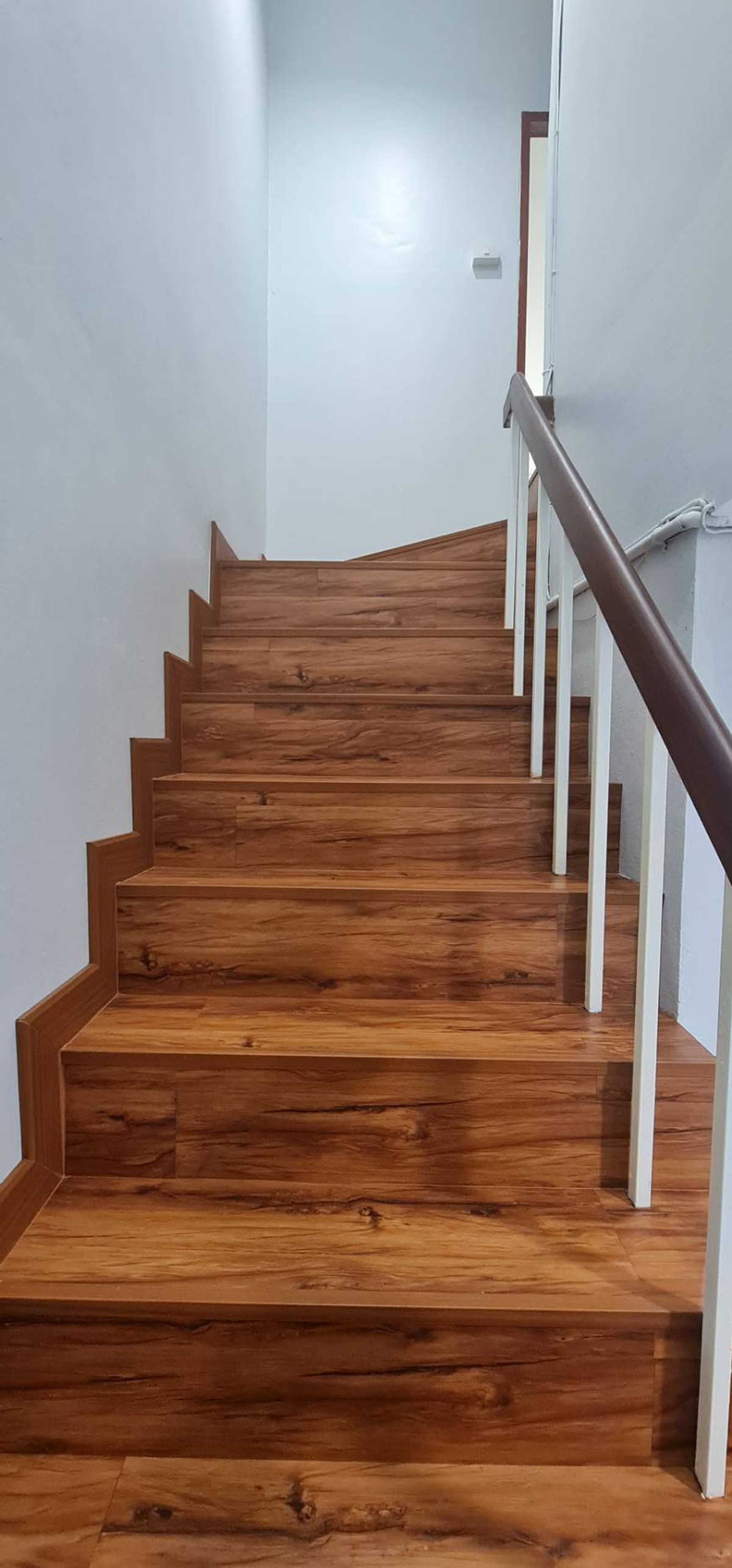 ขายทาวน์โฮมมีนบุรี-ร่มเกล้า : บ้านทาวน์เฮ้าส์ 2 ชั้น รีโนเวทใหม่สไตล์มินิมอล ทำเลรามคำแหง 106 ใกล้ MRTสัมมากร