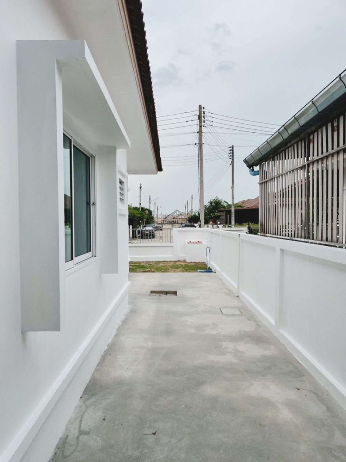 ขายพิษณุโลก : ขายบ้านแฝดรีโนเวทใหม่ ราคาดีมาก ต.หัวรอ ในเมืองพิษณุโลก ใกล้เซเว่น โลตัส บิ๊กซี ไทยแอร์โร 