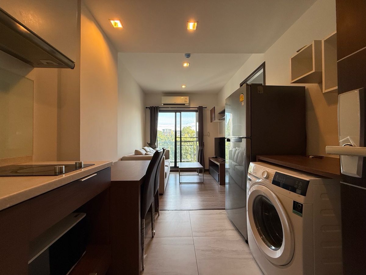 ให้เช่าคอนโดเชียงใหม่ : (GBL1868) 💕🏢 ห้องว่างพร้อมเข้าอยู่  💕🏢
The Next รวมโชค ด่วนที่สุด สนใจจองล่วงหน้าได้เลยจ้า ห้องสวย 
Project name : The Next Premier

- พื้นที่ 33.31 ตร.ม 
- ชั้น 4
- 1 ห้องนอน 1 ห้องน้ำ 
- เตียงนอนพร้อมที่นอน
- ตู้เย็น
- แอร์
- ทีวี 
