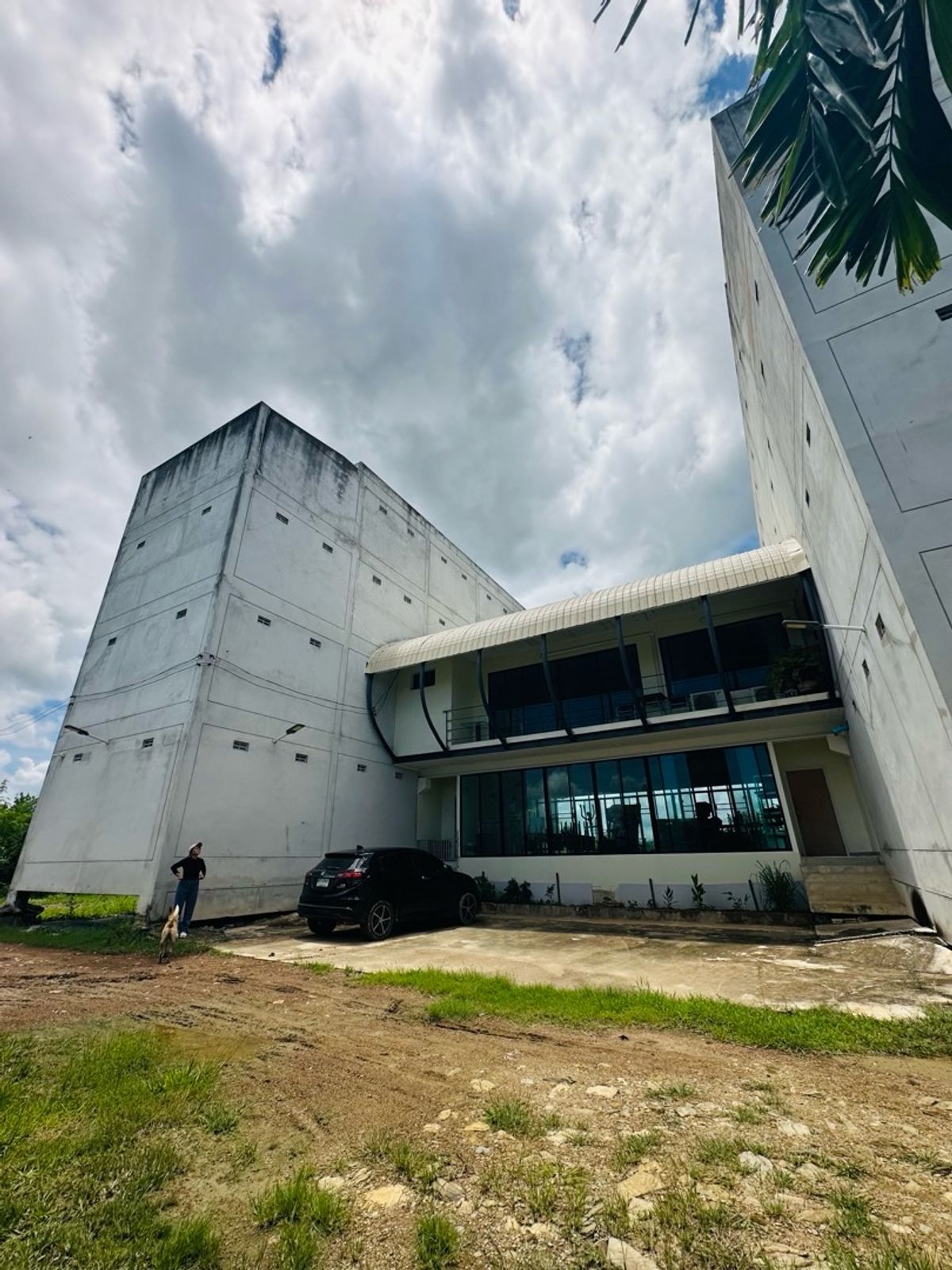 ขายโรงงานชะอำ เพชรบุรี : กิจการบ้านรังนกนางแอ่น แหล่งเลี้ยงนกบ้านบางตะบูน  บ้านแหลม  จังหวัดเพชรบุรี  พร้อมเก็บผลผลิตได้เต็มที่ ราคารับซื้อดีมากๆ หรือแปรรูปเอง  ตอบโจทย์นักลงทุนระยะยาว🕊️