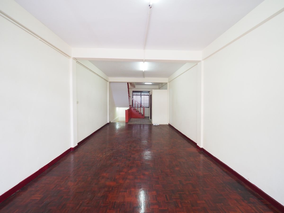 ขายทาวน์โฮมพระราม 3 สาธุประดิษฐ์ : ทาวน์เฮาส์ 4 ชั้นพร้อมอยู่ติดถนนหลักสาธุประดิษฐ์