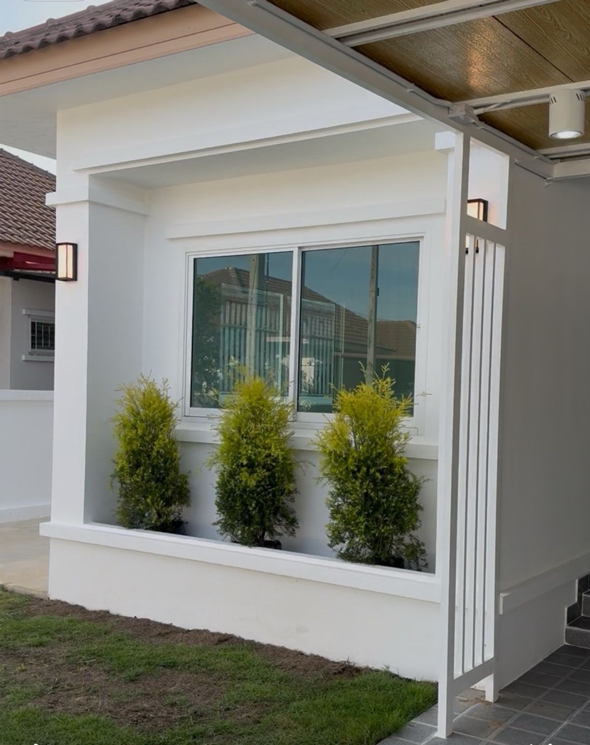 ขายพิษณุโลก : ขายบ้านแฝดรีโนเวทใหม่ ราคาดีมาก ต.หัวรอ ในเมืองพิษณุโลก ใกล้เซเว่น โลตัส บิ๊กซี ไทยแอร์โร 