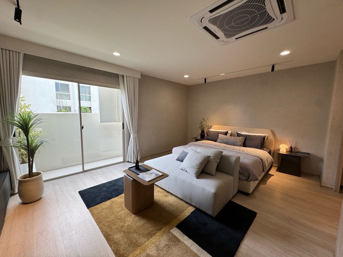 For SaleTownhomePattanakan, Srinakarin : ✨ Nue Verse Krungthep Kreetha — Luxury homes in a prime location in the new CBD, Rama 9, near the motorway and the Beverly Hills of Thailand.