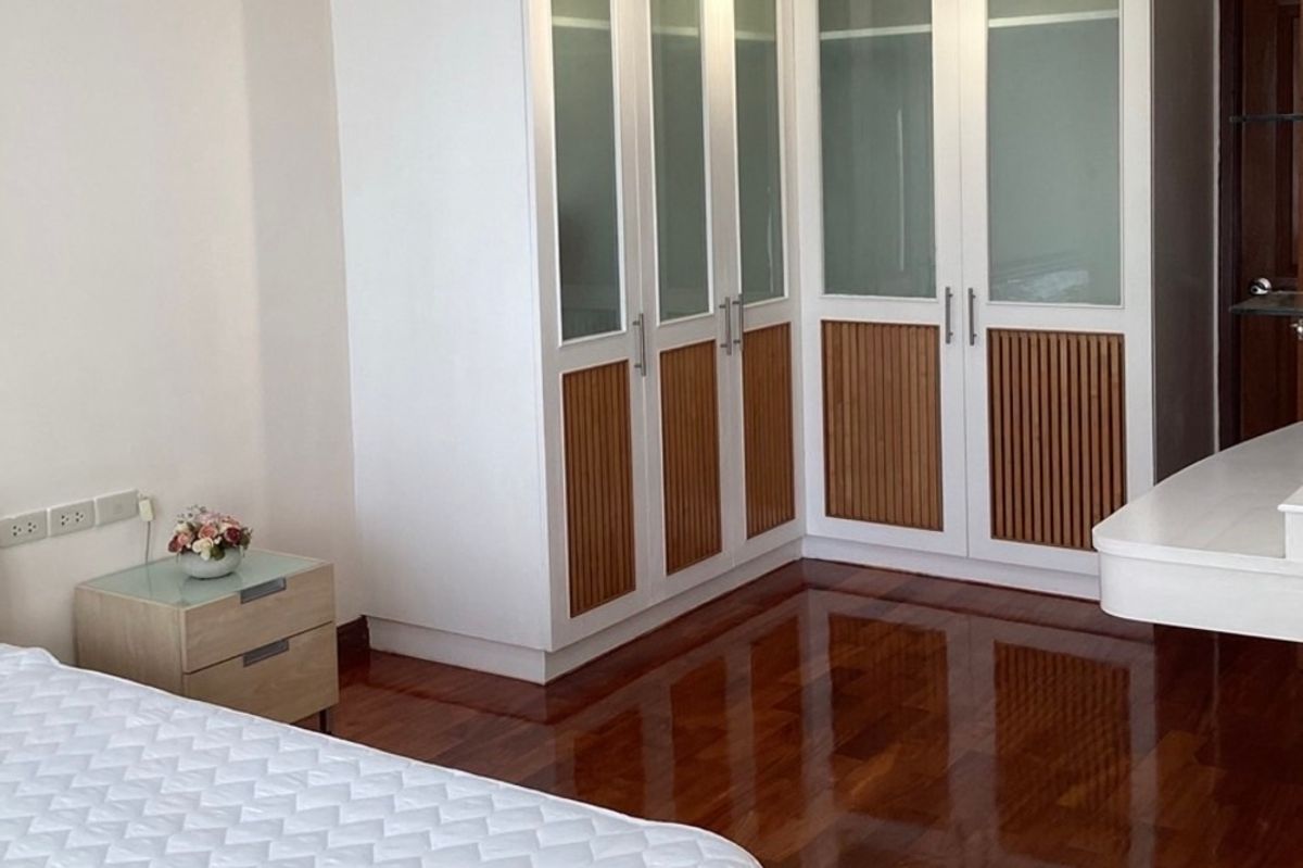 ขายคอนโดสุขุมวิท อโศก ทองหล่อ : 🔥 ขายพร้อมผู้เช่า!! ห้องหายาก, ชั้นสูง 26++, ทำเลใจกลางเมือง!!🔥 Code C20230103001..........Asoke Place, 2 ห้องนอน, 1 ห้องน้ำ, แต่งครบ, ราคาพิเศษ!!📣📣