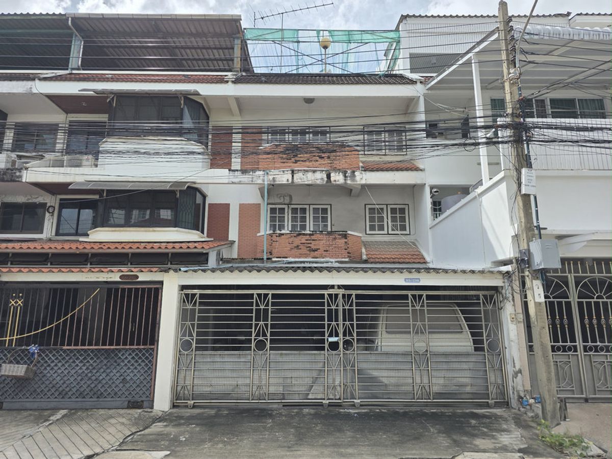 For SaleTownhomeRama3 (Riverside),Satupadit : Townhome for sale, Sri Paramote University, Rama Sam Chong Nonsi Yannawa, Bangkok, near Lotus Rama III. Near Central Rama 3