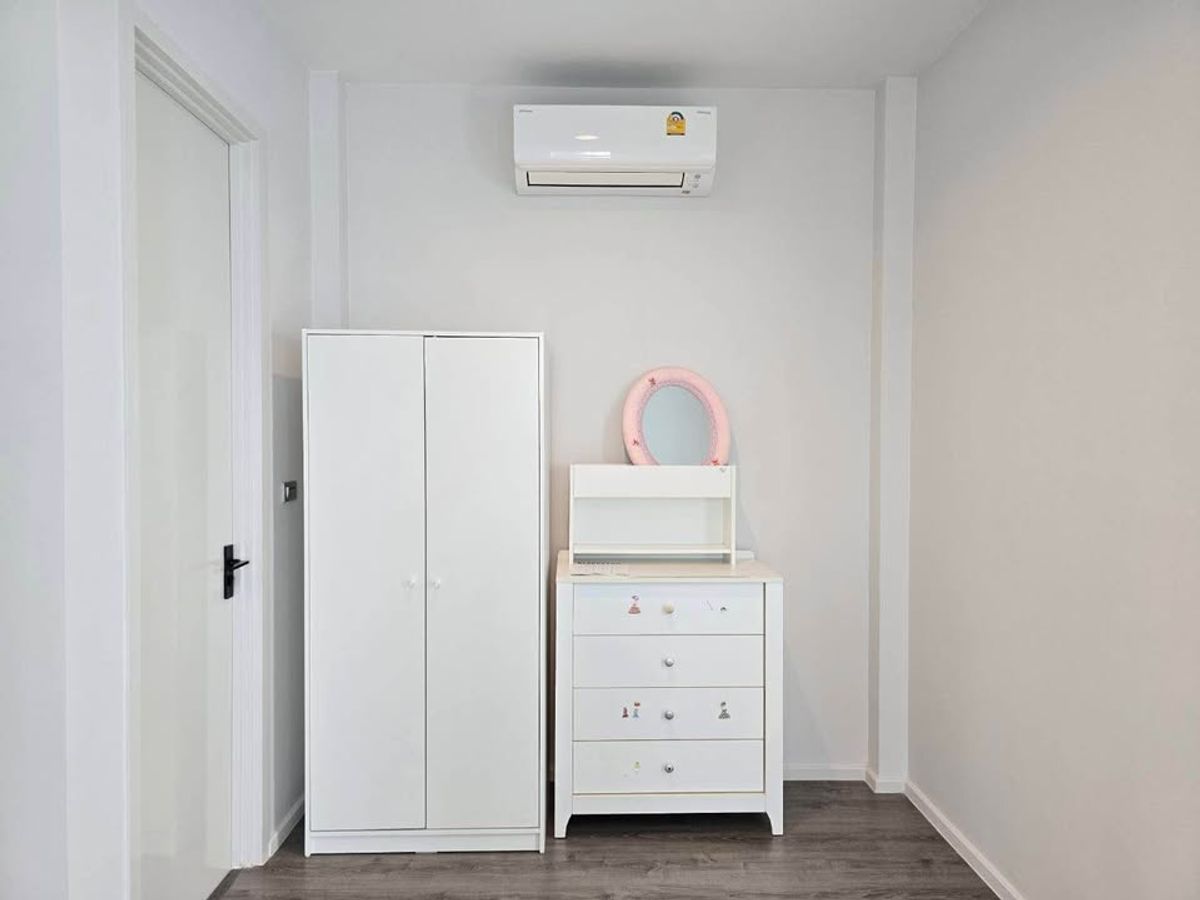 For RentPattanakan, Srinakarin : RH091125 Luxury Duplex Home for Rent, 3-Story, 4 Bedrooms, THE SONNE Srinakarin-Bangna