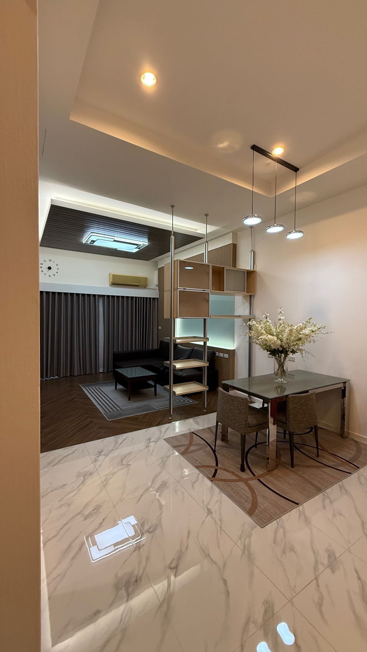 ขายคอนโดสีลม ศาลาแดง บางรัก : ขายคอนโด ติดโรงเรียนเซนโยเซฟ ติด BTS ศาลาแดง