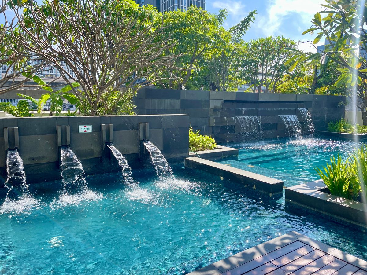 For RentCondoOnnut, Udomsuk : 🔥 For Rent the Room Sukhumvit 62 (Swimming Pool view room) next to BTS Punnawithi 0 meters.