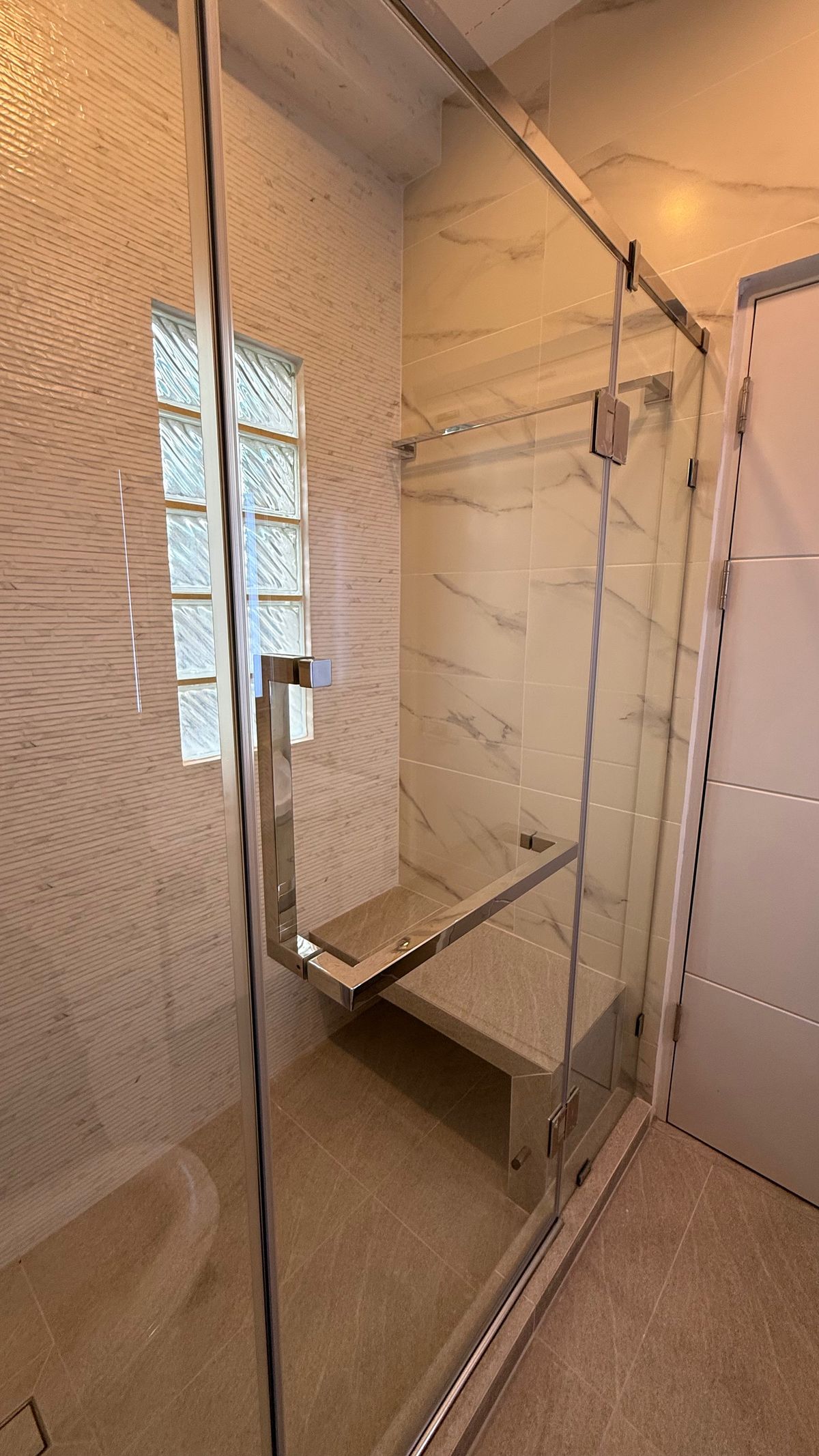 ขายคอนโดสีลม ศาลาแดง บางรัก : ขายคอนโด ติดโรงเรียนเซนโยเซฟ ติด BTS ศาลาแดง