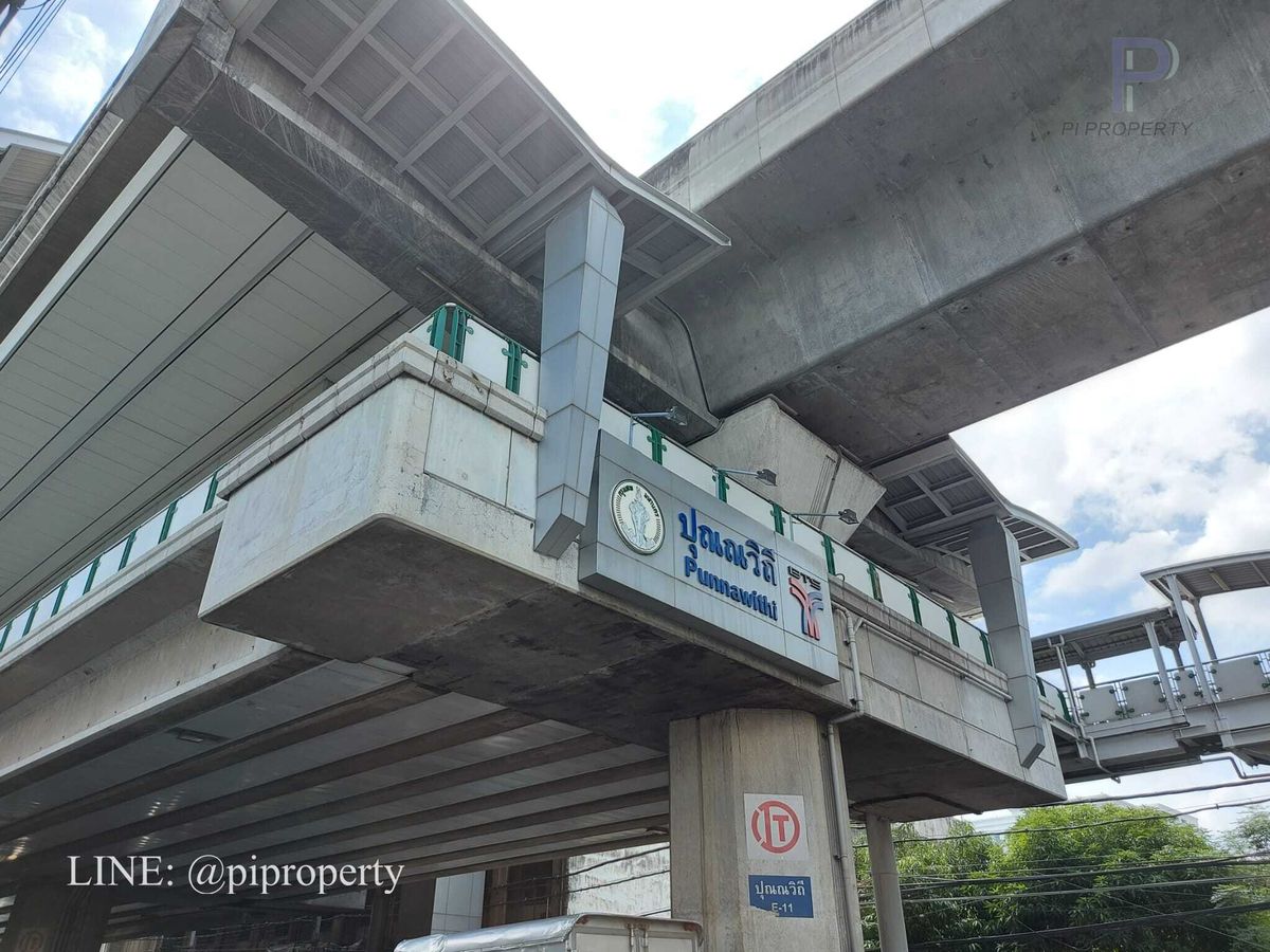 For SaleCondoOnnut, Udomsuk : Discover a fantastic opportunity to own a profitable asset in one of Bangkok's most dynamic neighborhoods. This stylish condo unit at QUINN Sukhumvit 101 offers not just a great home, but a smart investment with a proven rental income.