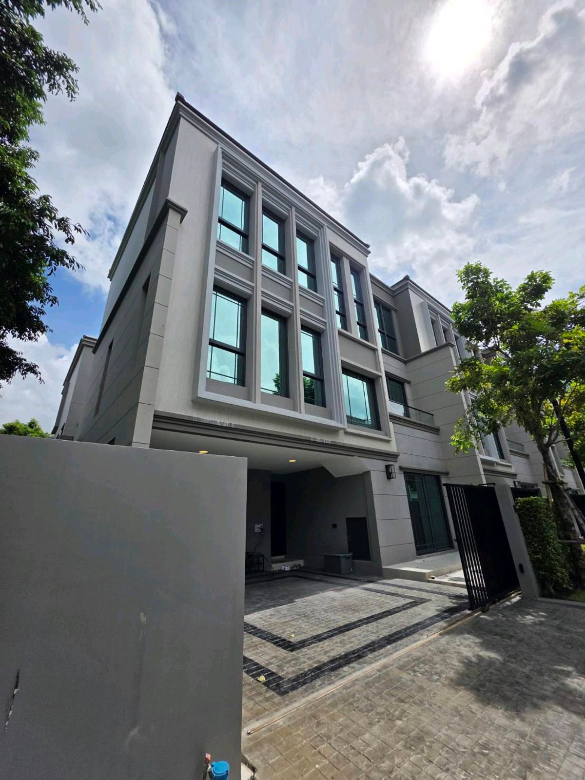 For RentHouseKasetsart, Ratchayothin : 🔥🔥🔥 Klang Muang Classe house, Ratchayothin 💰💰💰