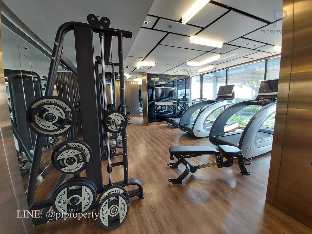 For SaleCondoOnnut, Udomsuk : Discover a fantastic opportunity to own a profitable asset in one of Bangkok's most dynamic neighborhoods. This stylish condo unit at QUINN Sukhumvit 101 offers not just a great home, but a smart investment with a proven rental income.