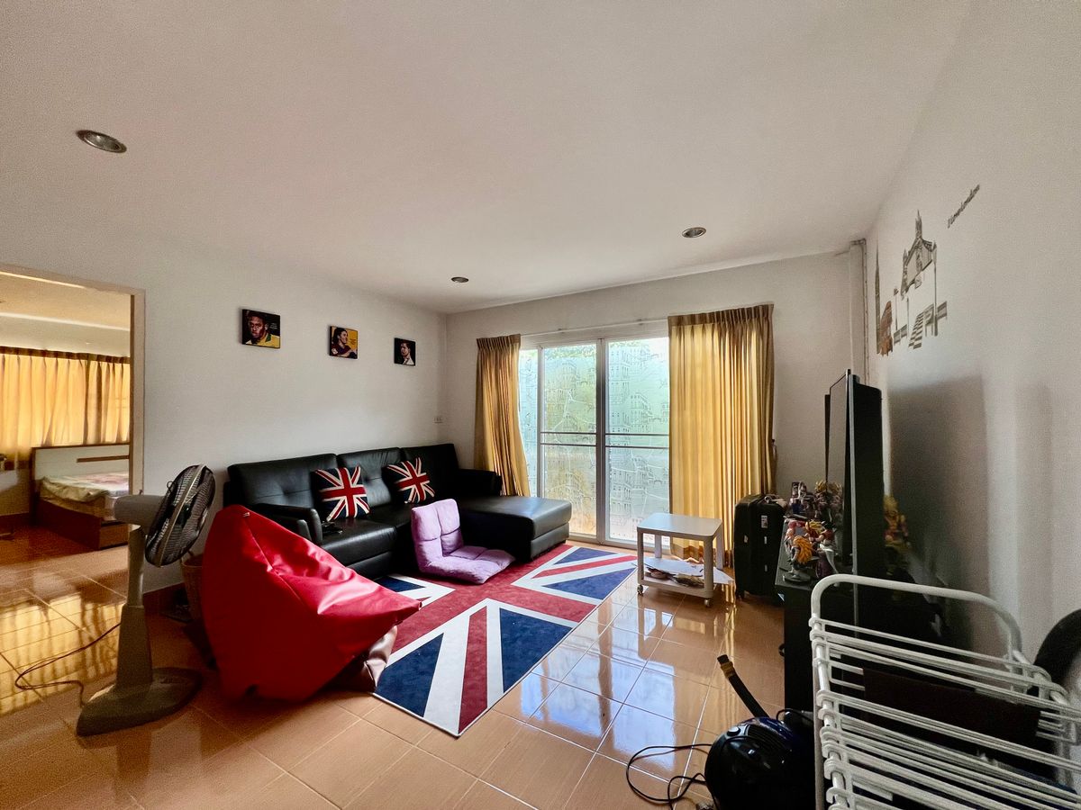 ขายบ้านเกษตร นวมินทร์ ลาดปลาเค้า : ขายบ้านเดี่ยว 3 ชั้น ทำเลทองสุคนธสวัสดิ์ พร้อมพื้นที่สวนขนาดใหญ่ เหมาะสำหรับครอบครัวใหญ่ ใกล้โรงเรียนสตรีวิทยา 2 และสิ่งอำนวยความสะดวกครบครัน