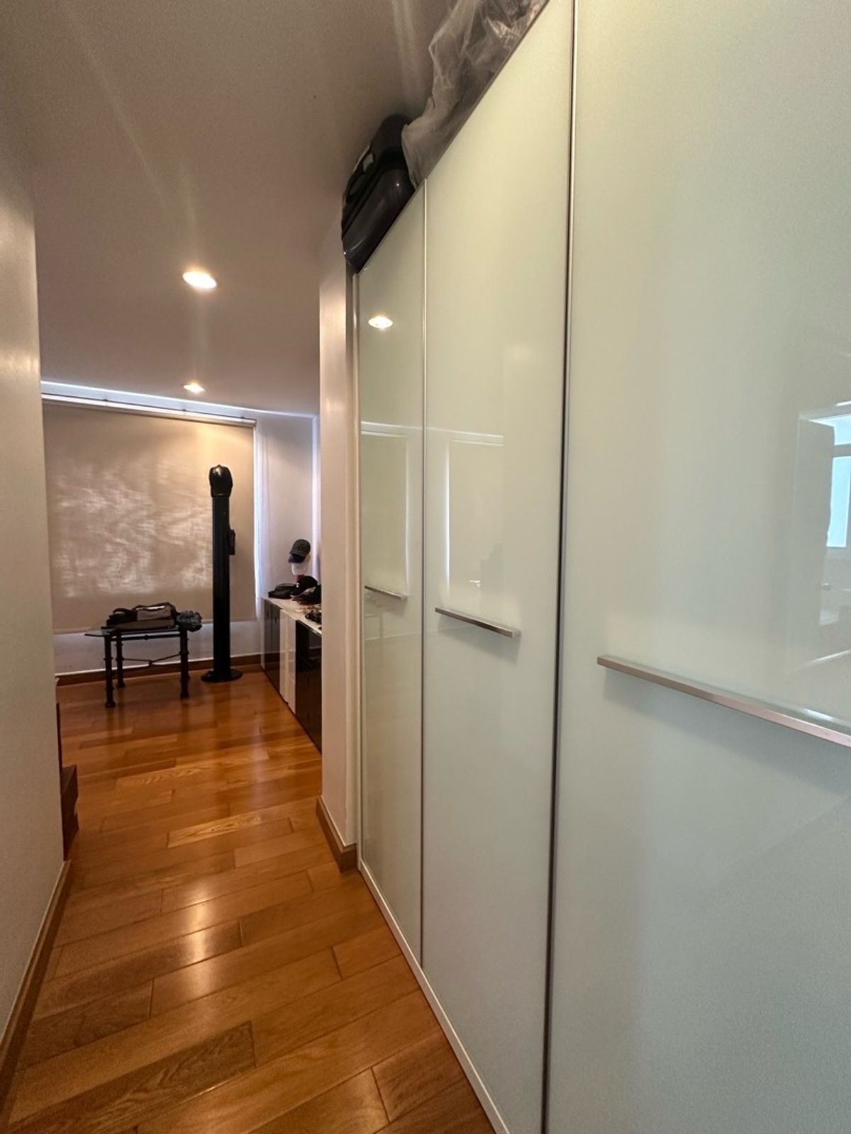 ขายคอนโดสุขุมวิท อโศก ทองหล่อ : ด่วนขายคอนโด 2 ห้องนอน ระเบียงใหญ่ วิวสระ ห้องมุม เงียบสงบเป็นส่วนตัว ยูนิตน้อย