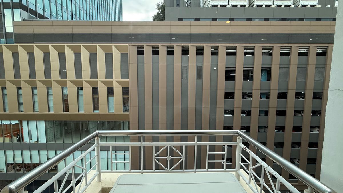 ขายคอนโดสีลม ศาลาแดง บางรัก : ขายคอนโด ติดโรงเรียนเซนโยเซฟ ติด BTS ศาลาแดง