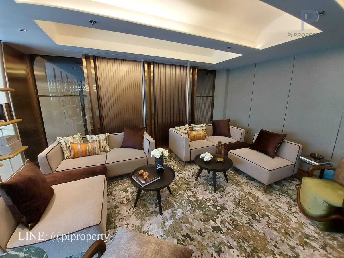 For SaleCondoOnnut, Udomsuk : Discover a fantastic opportunity to own a profitable asset in one of Bangkok's most dynamic neighborhoods. This stylish condo unit at QUINN Sukhumvit 101 offers not just a great home, but a smart investment with a proven rental income.