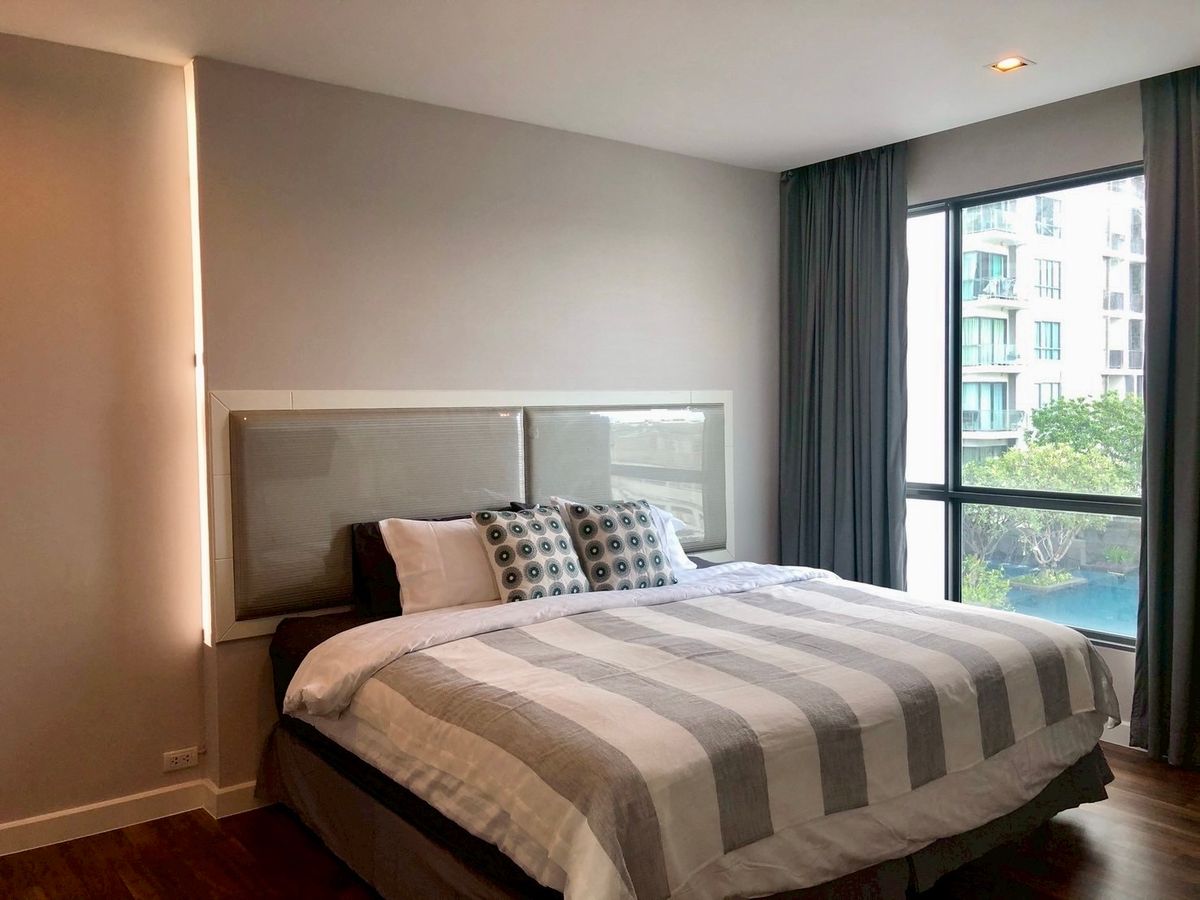 For RentCondoOnnut, Udomsuk : 🔥 For Rent the Room Sukhumvit 62 (Swimming Pool view room) next to BTS Punnawithi 0 meters.