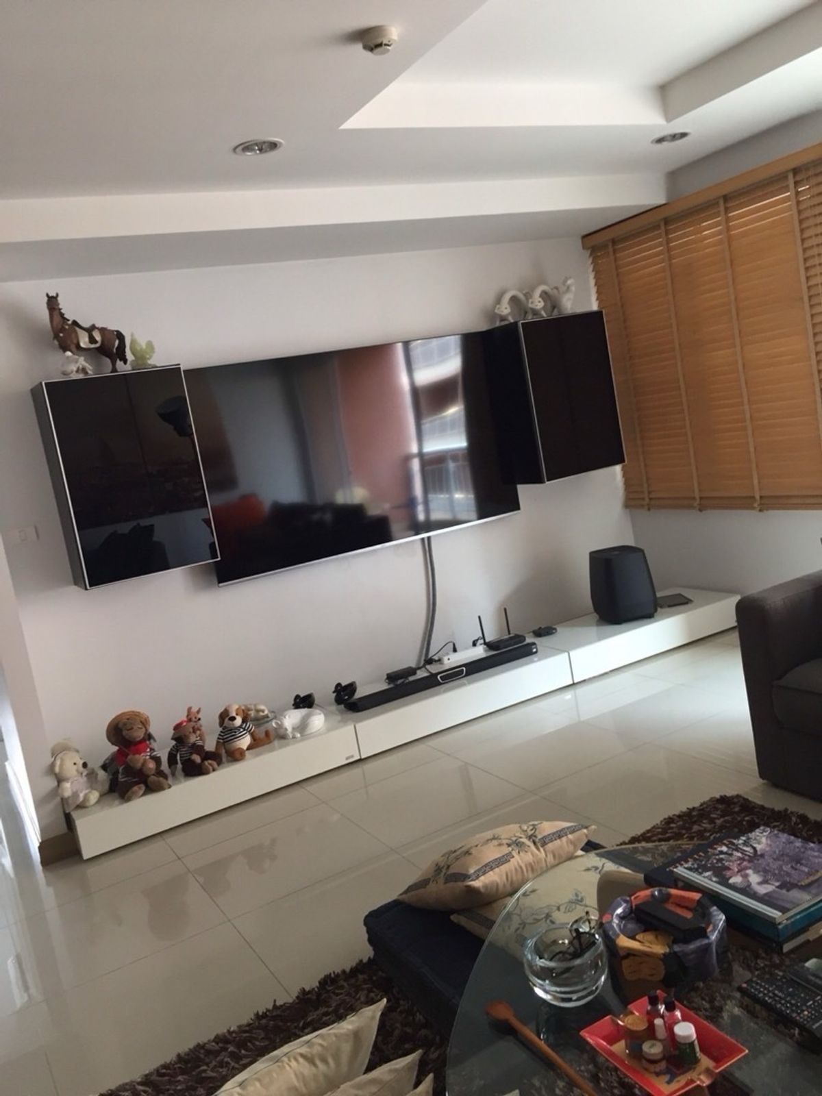 ขายคอนโดสุขุมวิท อโศก ทองหล่อ : ด่วนขายคอนโด 2 ห้องนอน ระเบียงใหญ่ วิวสระ ห้องมุม เงียบสงบเป็นส่วนตัว ยูนิตน้อย