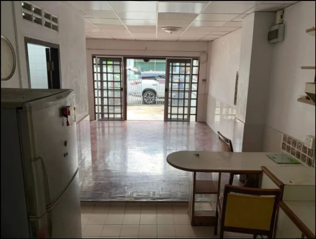 For SaleTownhomeLadprao101, Happy Land, The Mall Bang Kapi : 2 -story townhouse for sale 16 sq.w., Sindhorn Village, Happy Land, Soi 15, Bang Kapi, near Dae Mall, Bang Kapi (S5066)