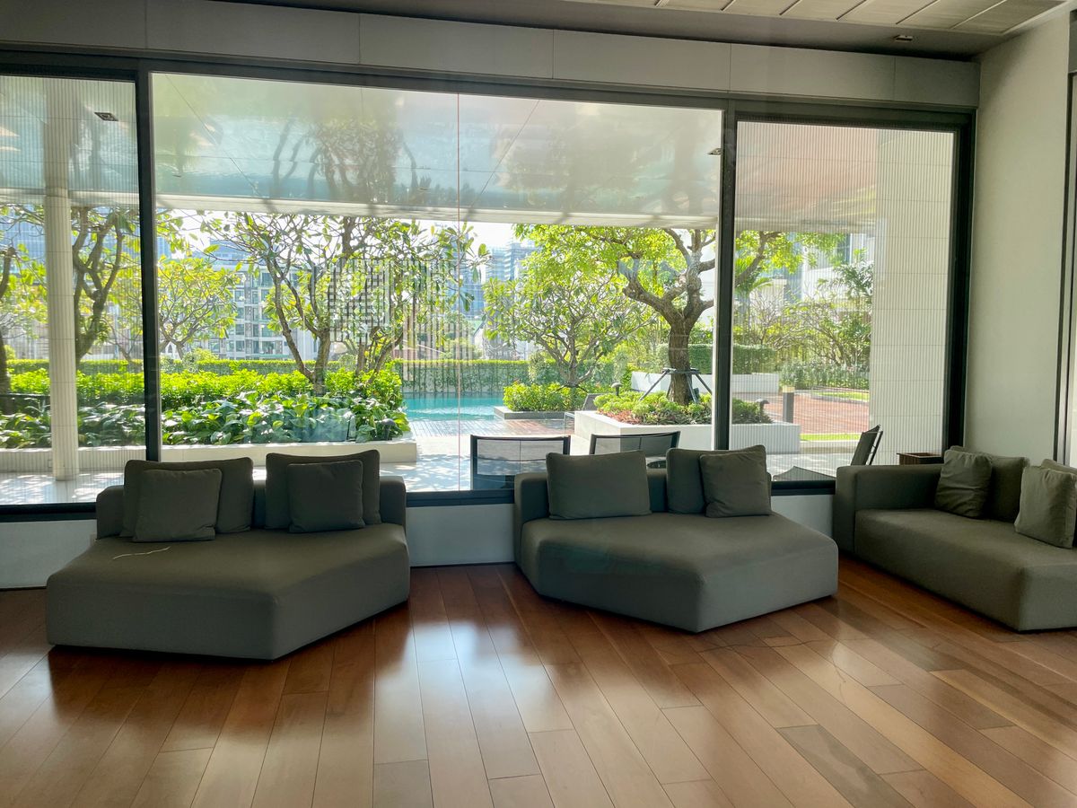 For RentCondoOnnut, Udomsuk : 🔥 For Rent the Room Sukhumvit 62 (Swimming Pool view room) next to BTS Punnawithi 0 meters.