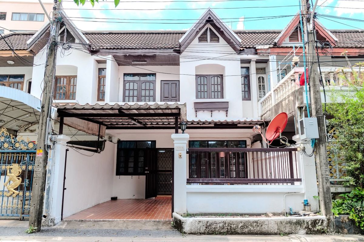 For RentTownhomeRatchadapisek, Huaikwang, Suttisan : (Rent) 2 -story townhouse (25.5 sq.w.) 4 bedrooms