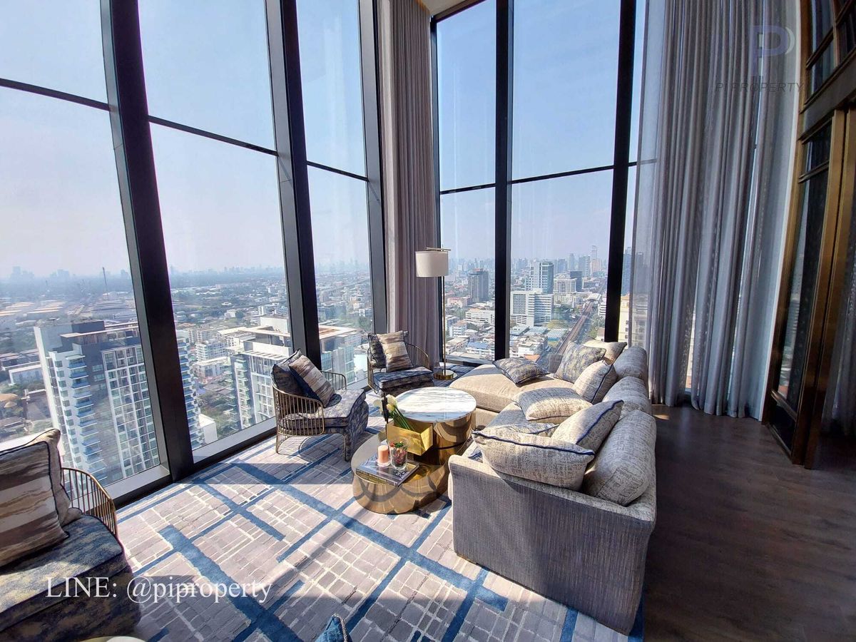 For SaleCondoOnnut, Udomsuk : Discover a fantastic opportunity to own a profitable asset in one of Bangkok's most dynamic neighborhoods. This stylish condo unit at QUINN Sukhumvit 101 offers not just a great home, but a smart investment with a proven rental income.