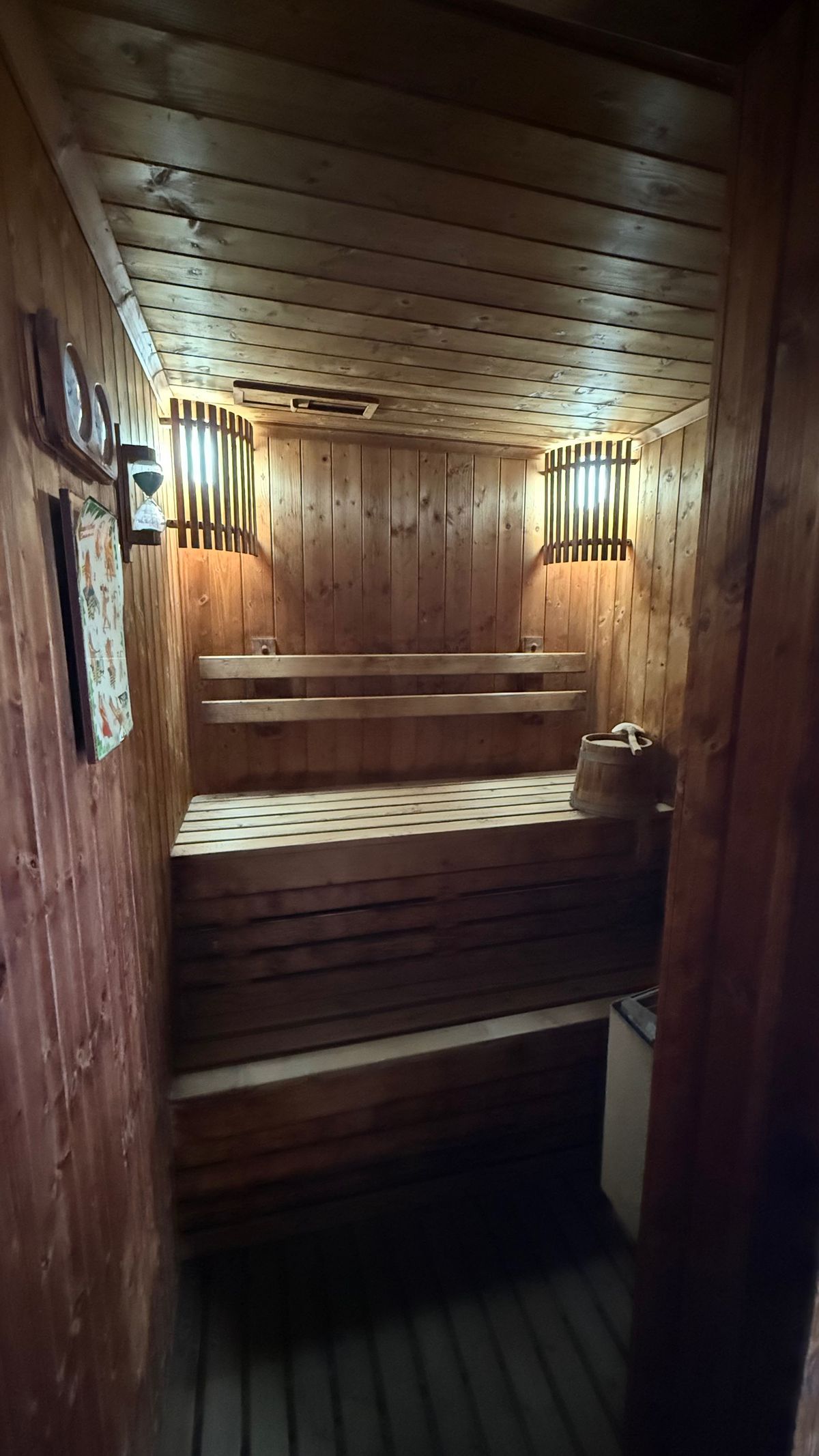 ขายคอนโดสีลม ศาลาแดง บางรัก : ขายคอนโด ติดโรงเรียนเซนโยเซฟ ติด BTS ศาลาแดง