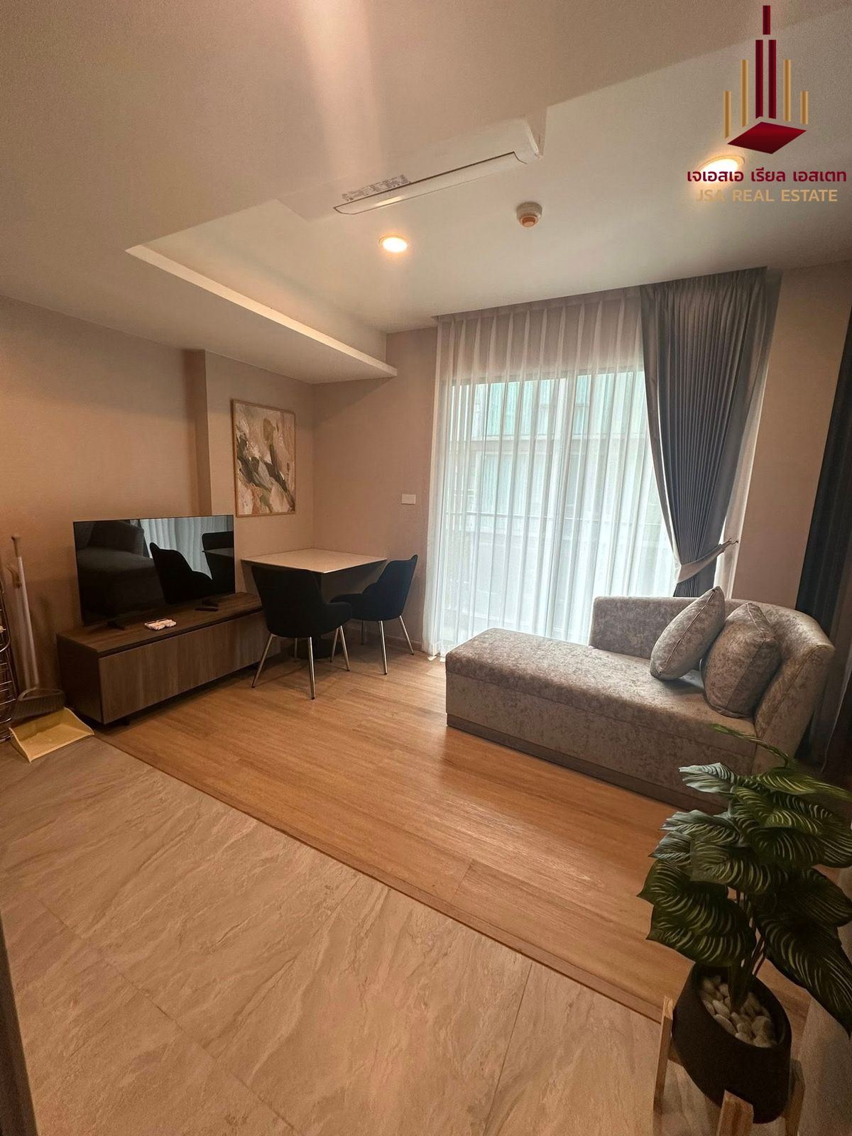 For RentCondoRama9, Petchburi, RCA : ✨ For Rent: Lloyd Soonvijai - Thonglor Condo ✨ 💰 ONLY 22,000 THB/Month